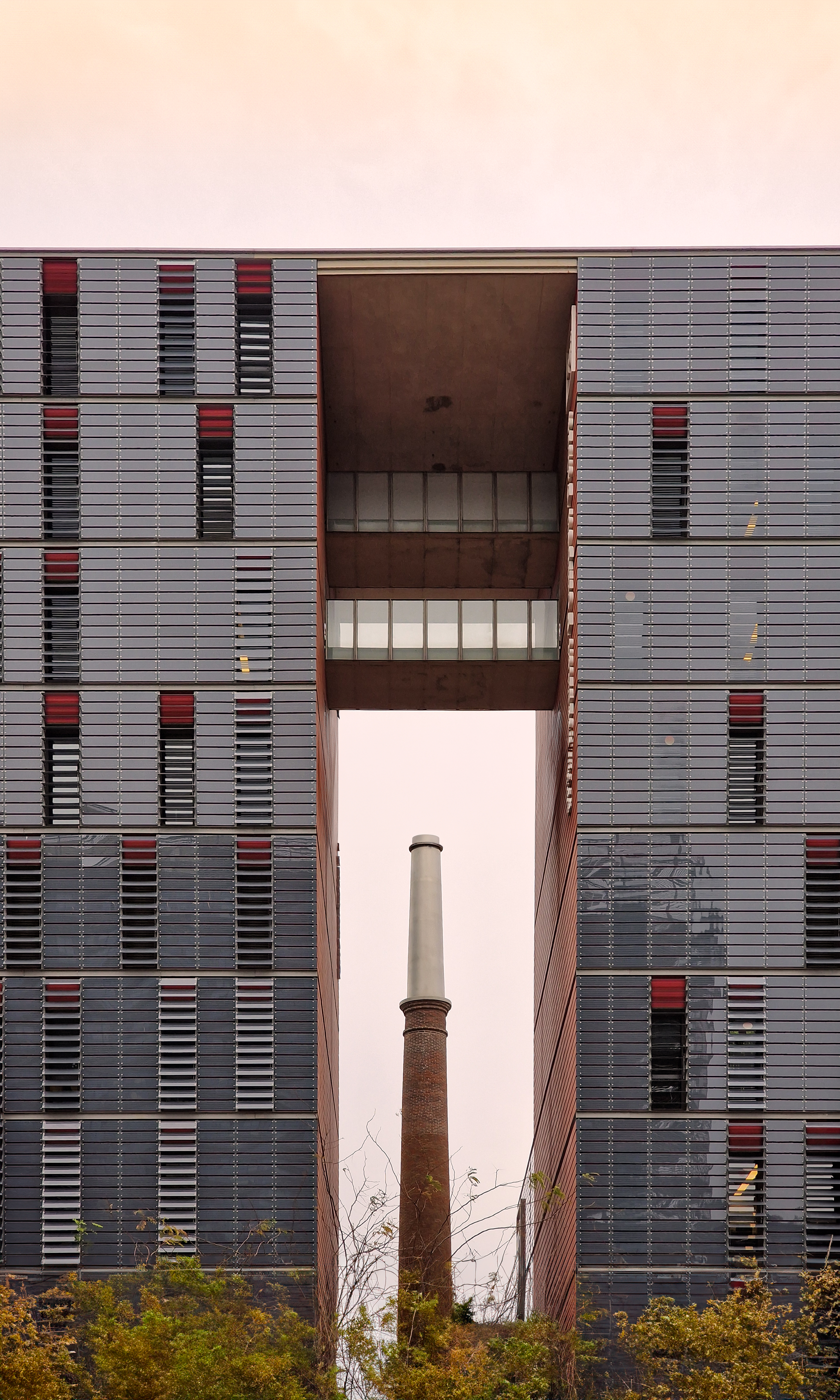 04a mihai-moga structuri-si-reflexii 7 Golul care respiră istorie - Mihai Moga