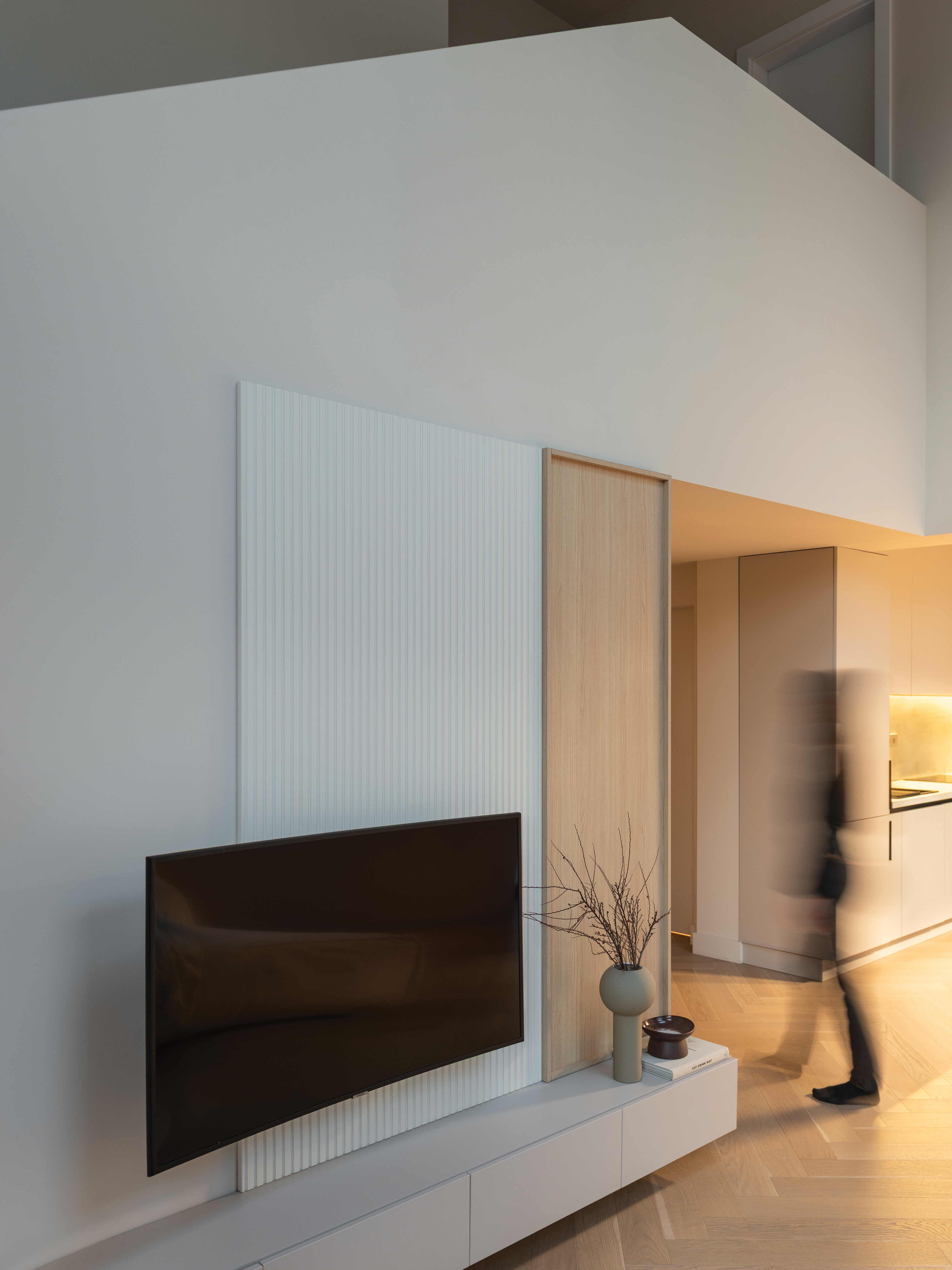 47c oana-rednic-silvia-ciungu less-is-more-ethical in-still-